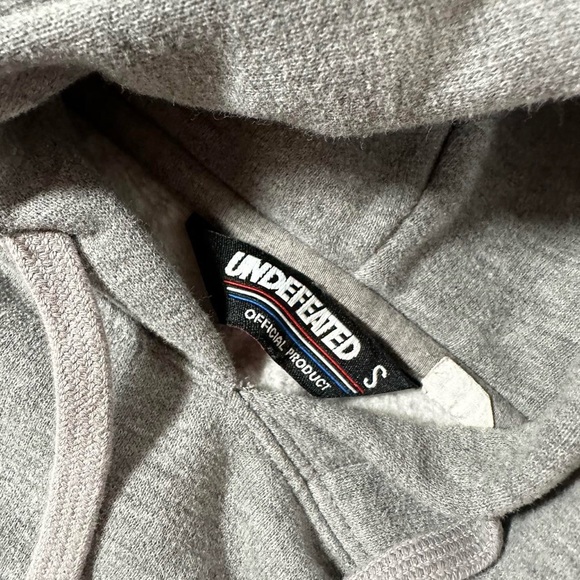 UNDEFEATED Hoodie Size Small - Picture 2 of 3